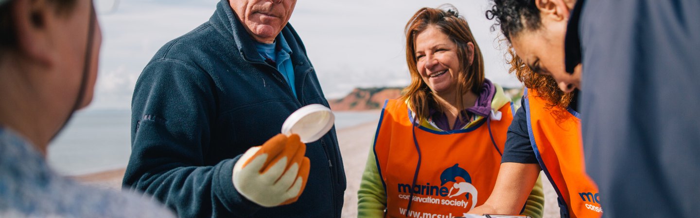 Volunteers at Great British Beach Clean on Budleigh Beach GBBC 2017 Andrew Brown