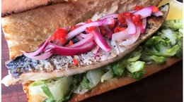 balik ekmek (bute st seafoodie).jpg