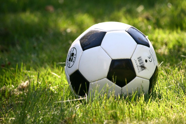 football-g3c13056a0_1920.jpg