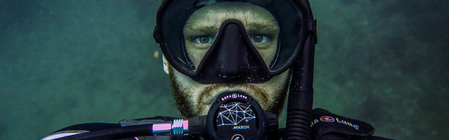 Diver underwater James Thornton